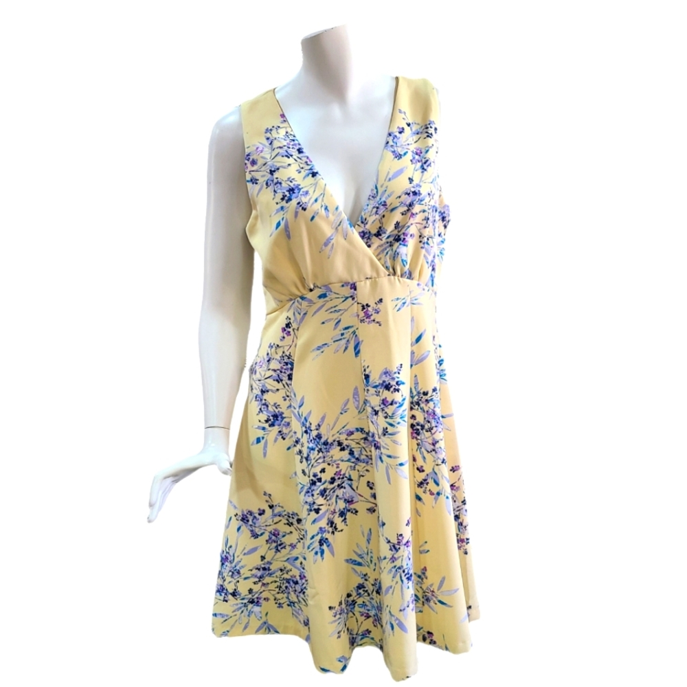Emma & Michele Pale Yellow Floral Dress Women's Small